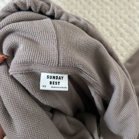 Aritzia Sunday best set - Picture 4 of 5